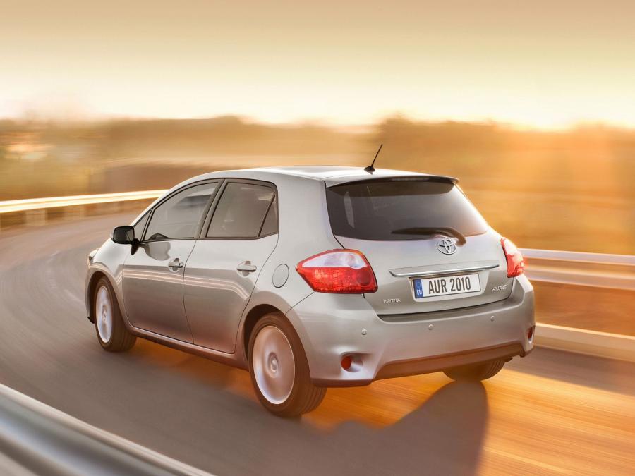  Toyota Auris 5-Door 2010 года  (фото 18 из 27)